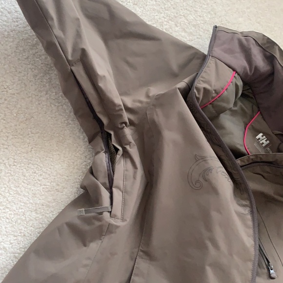 BRAND NEW W/ TAGS Women Helly Hansen Jacket - Picture 8 of 10